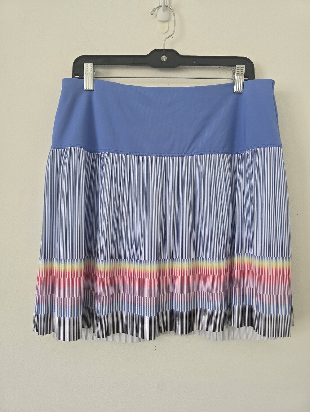 Lucky in Love Gradient Pleated Skort Size Large - Picture 3 of 14